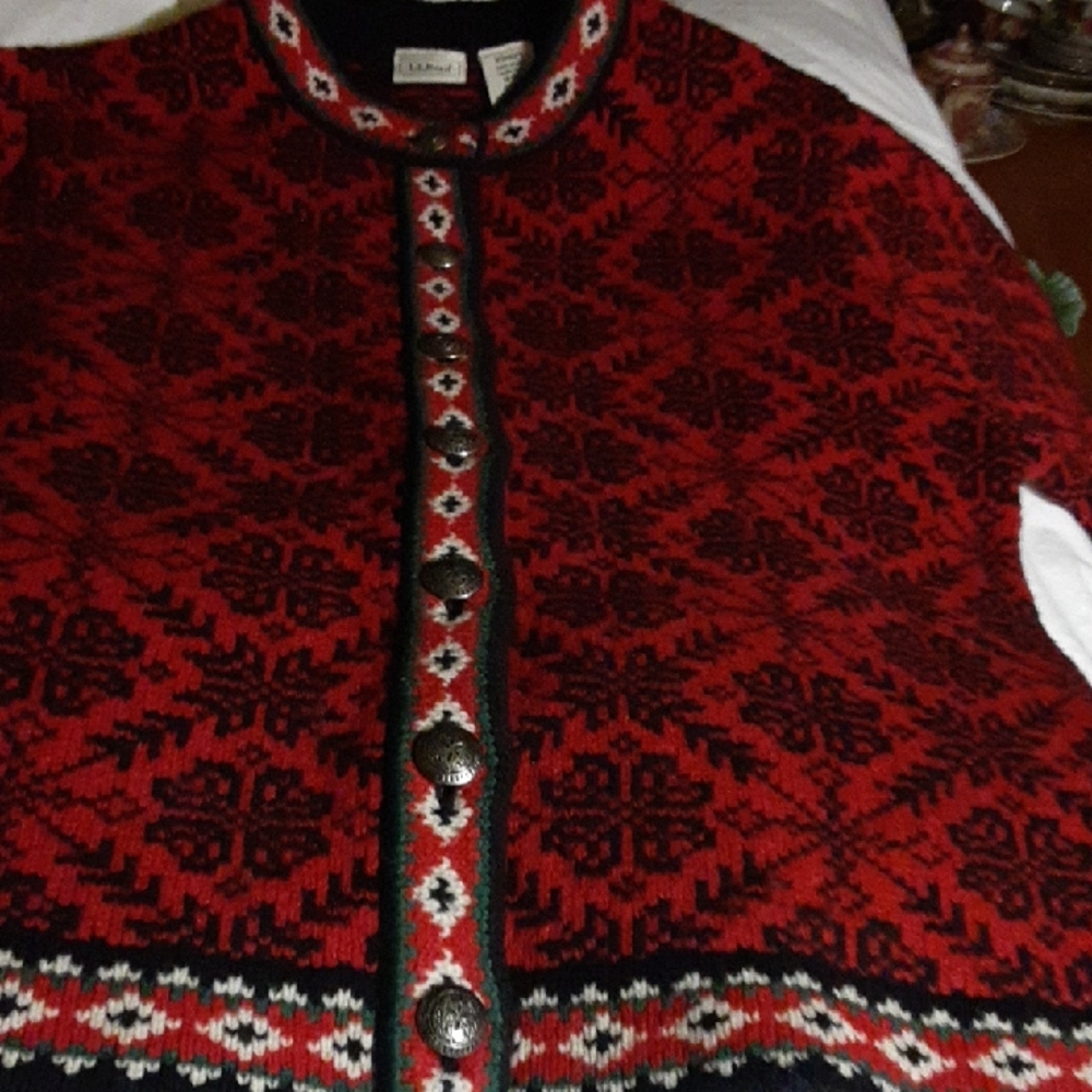 Vtg Woman L.L. Bean Nordic Red and Black Cardigan sweater. Sz M - Picture 2 of 16